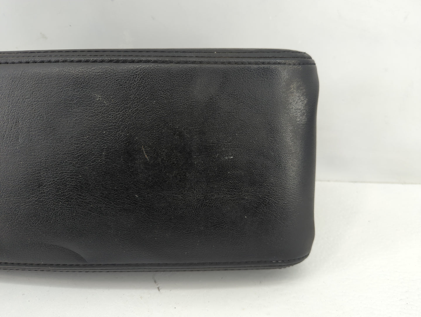 2008-2012 Chevrolet Malibu Center Console Armrest Cover Lid Fits Fits 2008 2009 2010 2011 2012 OEM Used Auto Parts - Oemused