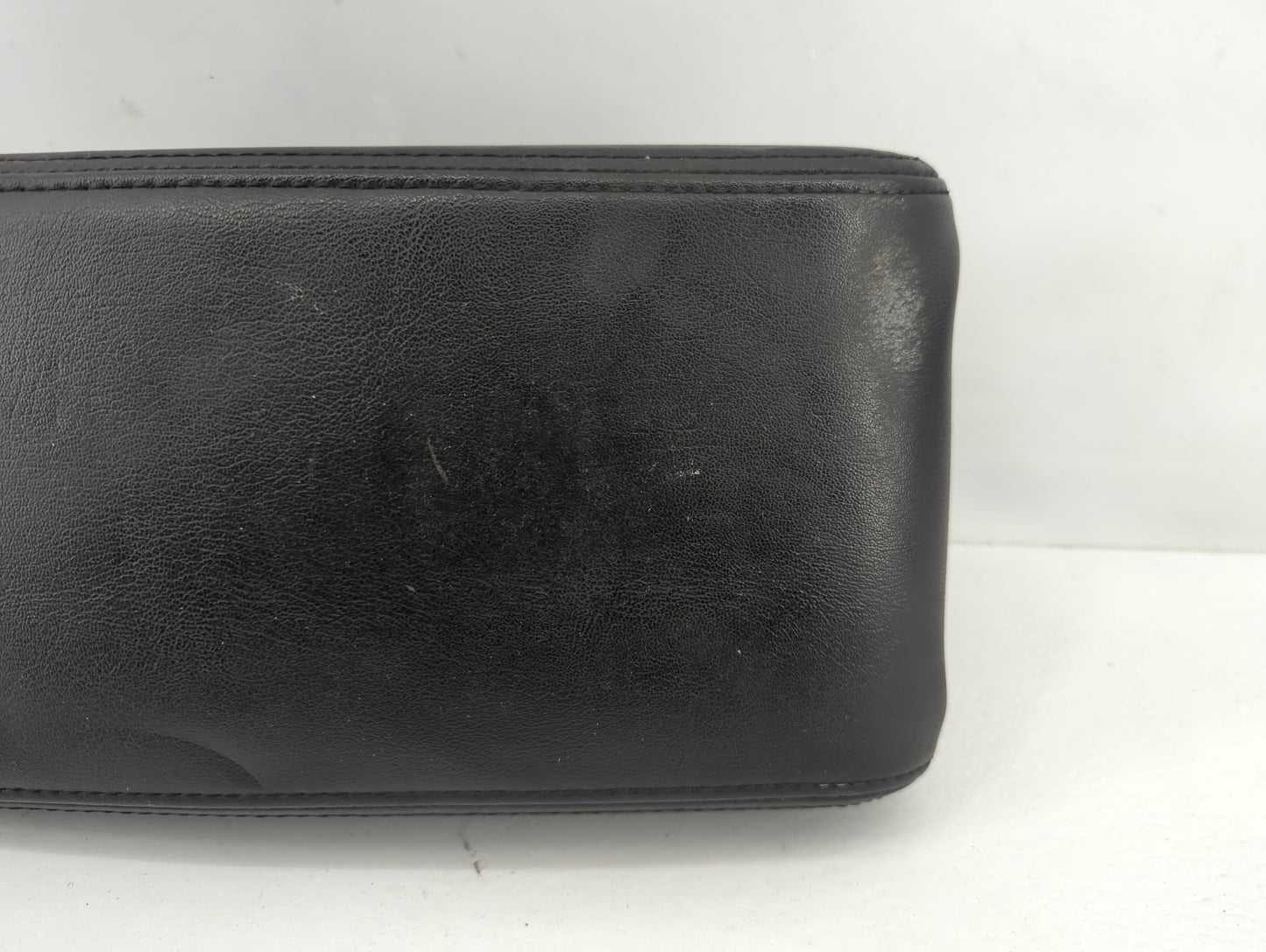 2008-2012 Chevrolet Malibu Center Console Armrest Cover Lid Fits Fits 2008 2009 2010 2011 2012 OEM Used Auto Parts - Oemused