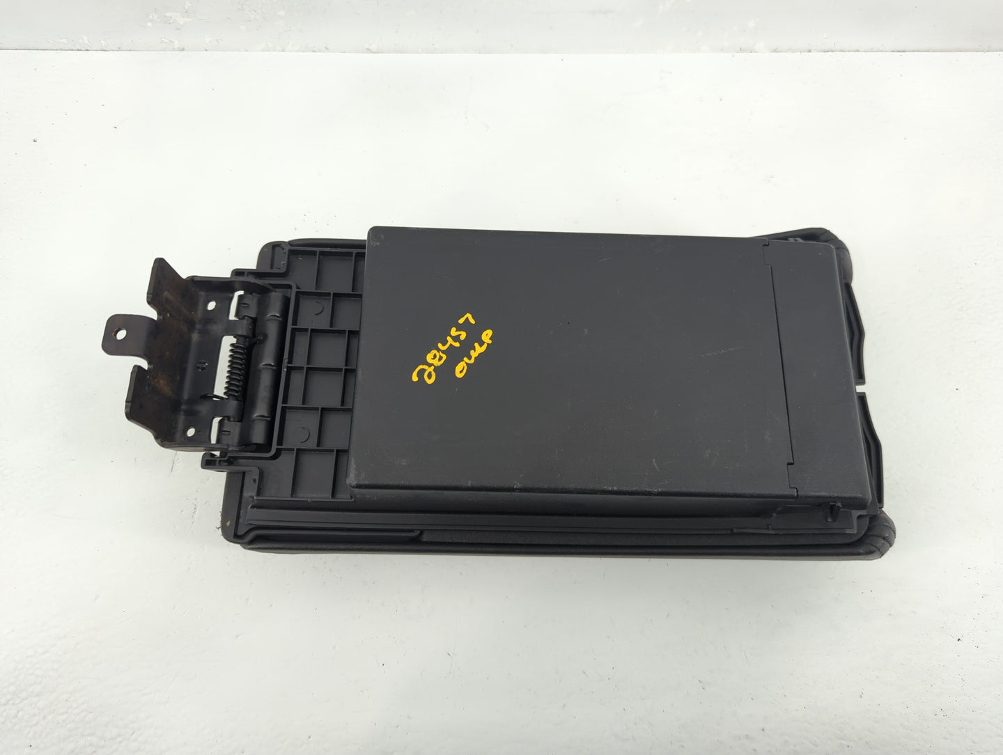 2008-2012 Chevrolet Malibu Center Console Armrest Cover Lid Fits Fits 2008 2009 2010 2011 2012 OEM Used Auto Parts - Oemused
