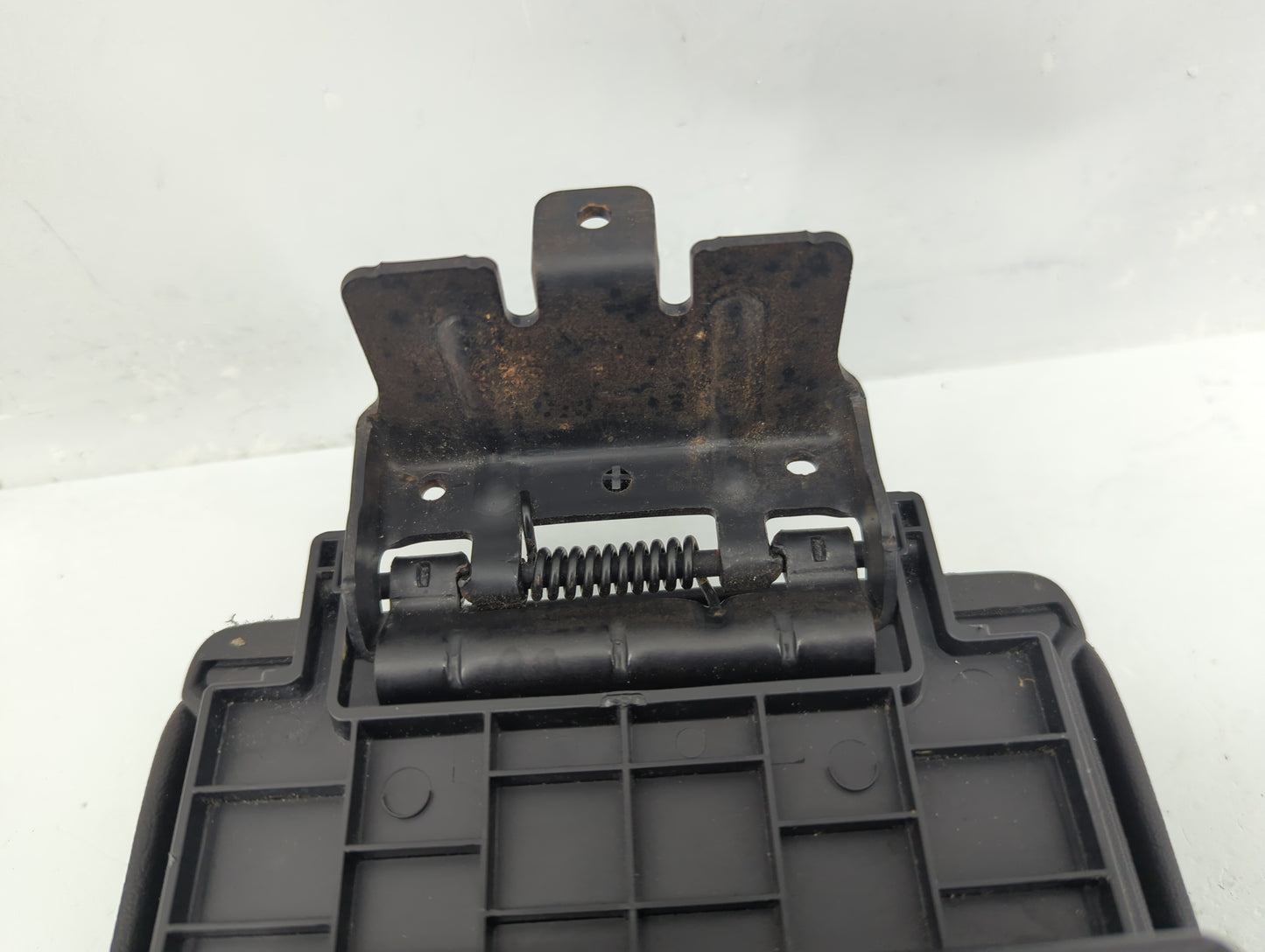 2008-2012 Chevrolet Malibu Center Console Armrest Cover Lid Fits Fits 2008 2009 2010 2011 2012 OEM Used Auto Parts - Oemused