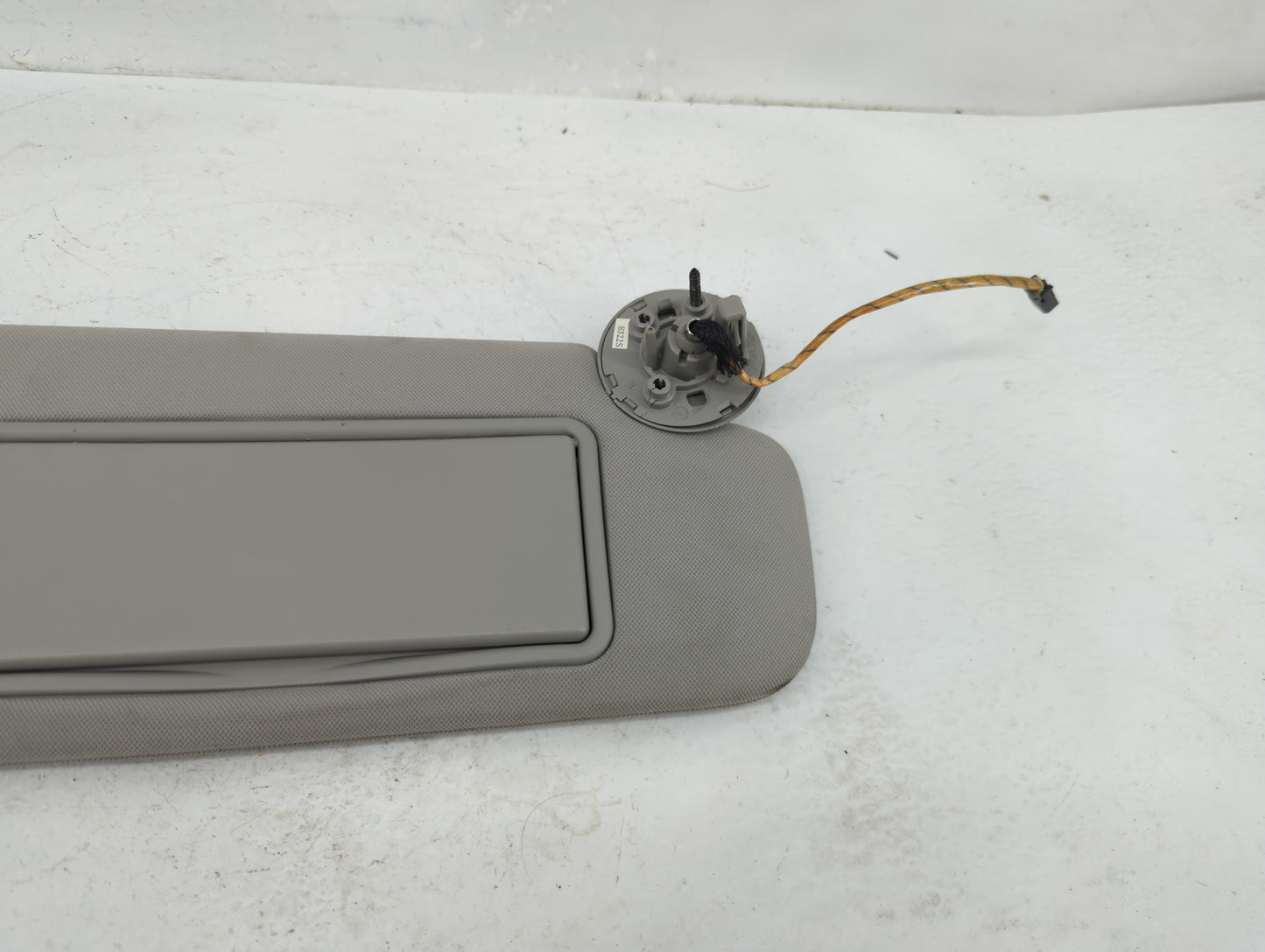 2004-2012 Chevrolet Malibu Sun Visor Shade Replacement Passenger Right Mirror Fits Fits 2004 2005 2008 2009 2010 2011 2012 O