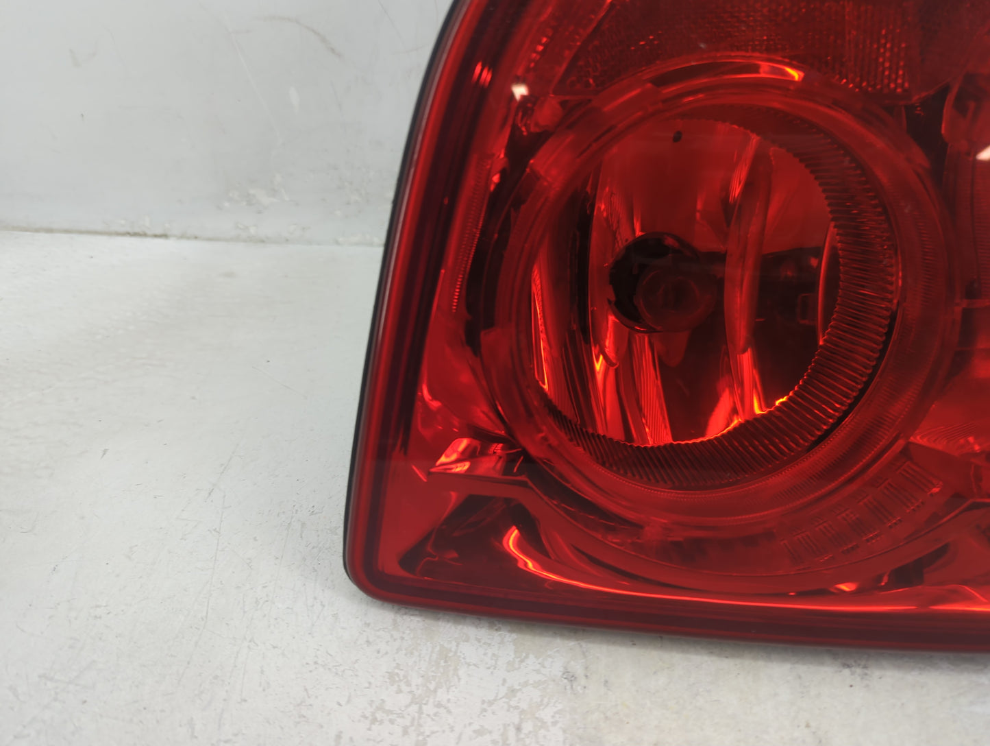 2008-2012 Chevrolet Malibu Tail Light Assembly Driver Left OEM Fits Fits 2008 2009 2010 2011 2012 OEM Used Auto Parts - Oemu