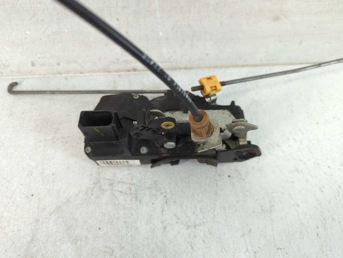 2009 Chevrolet Malibu Driver Front Door Oem - Oemusedautoparts1.com