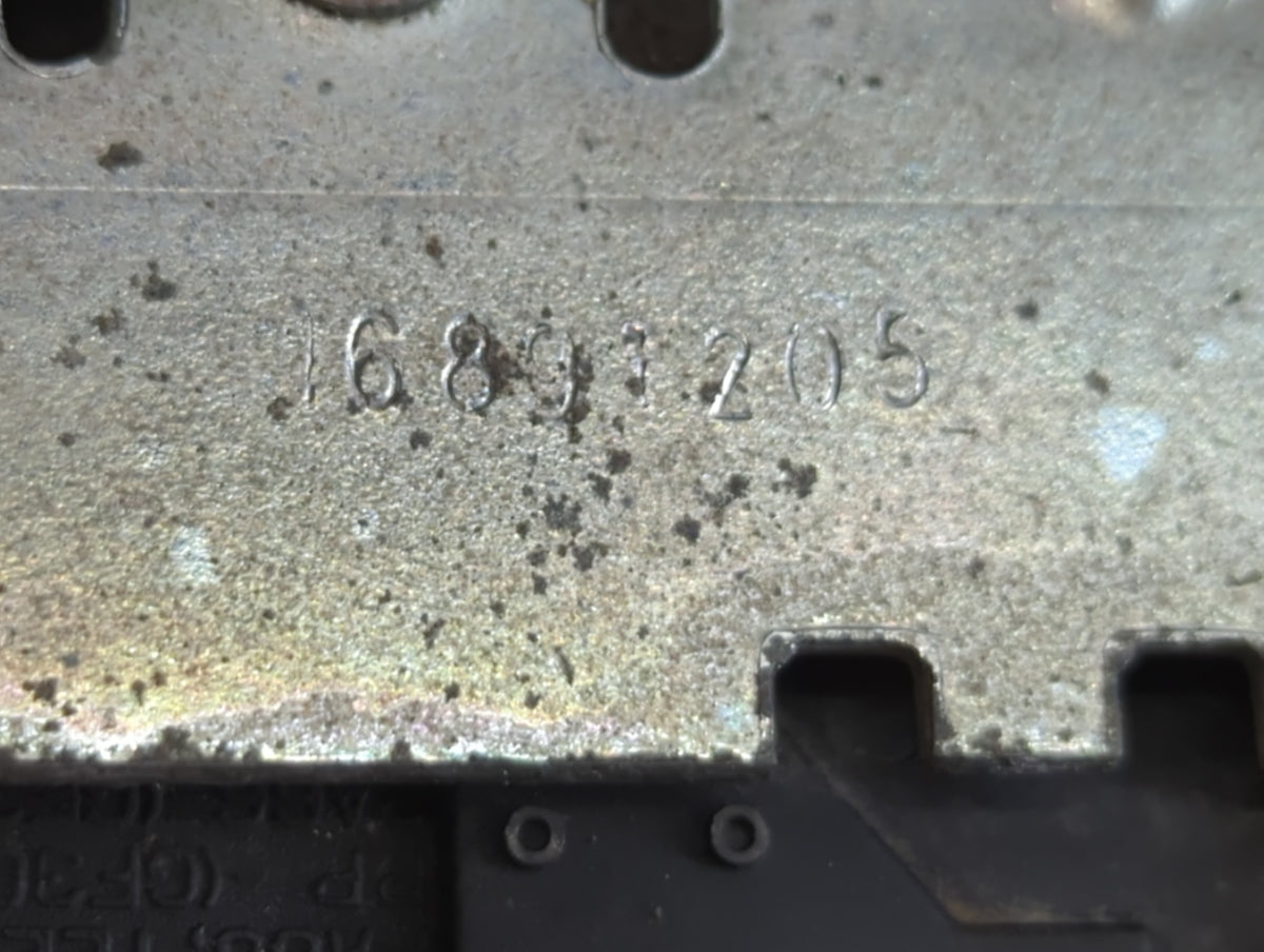 2009 Chevrolet Malibu Driver Front Door Oem - Oemusedautoparts1.com