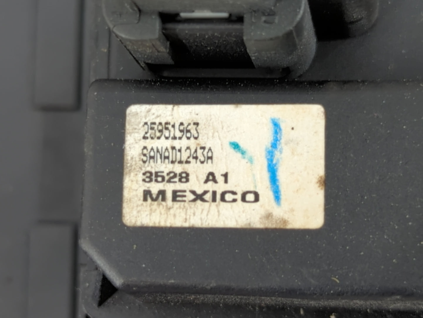 2009 Chevrolet Silverado 1500 Master Power Window Switch Replacement Driver Side Left P/N:25951963 Fits OEM Used Auto Parts 