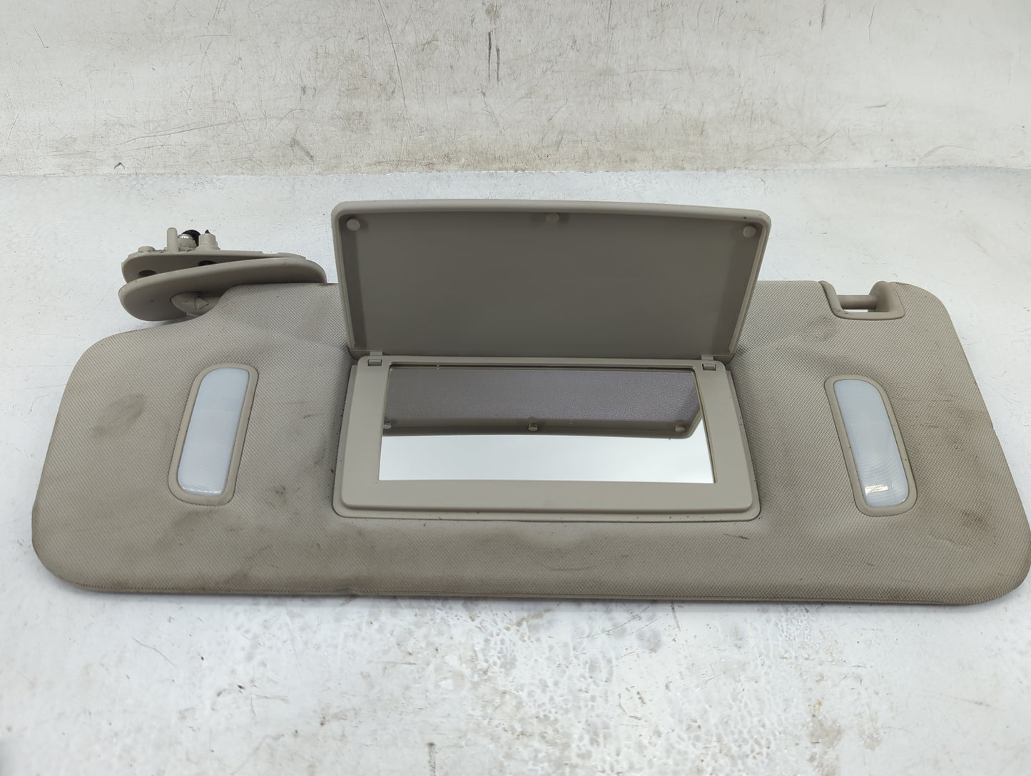 2007-2013 Chevrolet Silverado 1500 Sun Visor Shade Replacement Driver Left Mirror Fits OEM Used Auto Parts - Oemusedautopart