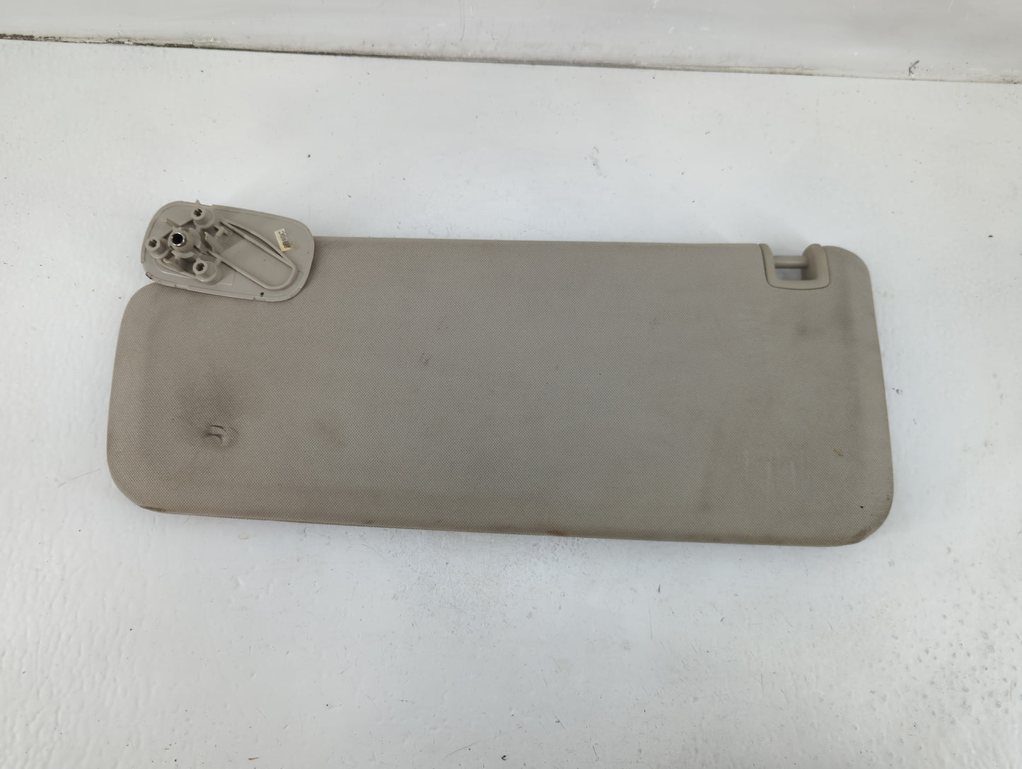 2007-2013 Chevrolet Silverado 1500 Sun Visor Shade Replacement Driver Left Mirror Fits OEM Used Auto Parts - Oemusedautopart