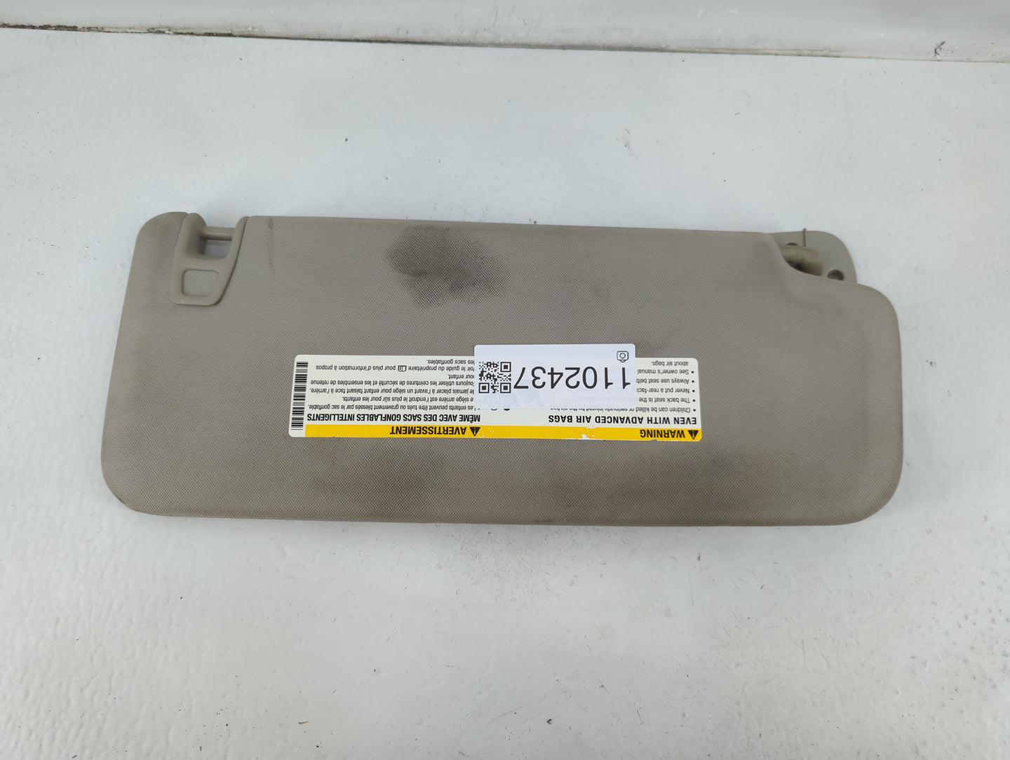 2007-2013 Chevrolet Silverado 1500 Sun Visor Shade Replacement Driver Left Mirror Fits OEM Used Auto Parts - Oemusedautopart