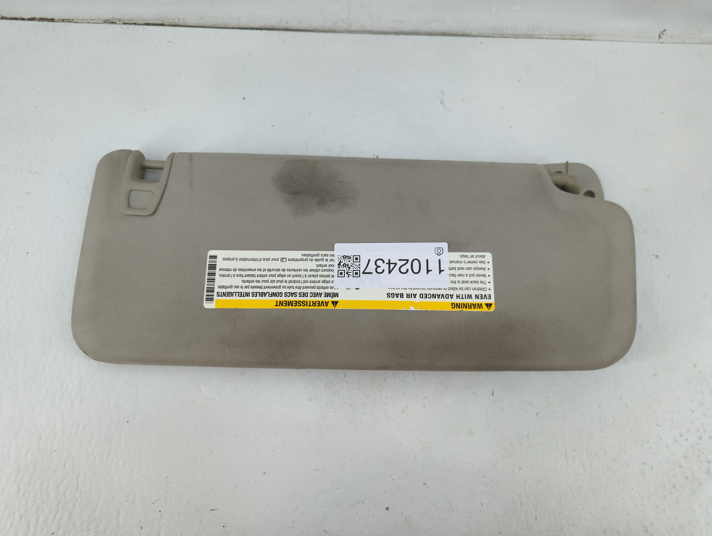 2007-2013 Chevrolet Silverado 1500 Sun Visor Shade Replacement Driver Left Mirror Fits OEM Used Auto Parts - Oemusedautopart