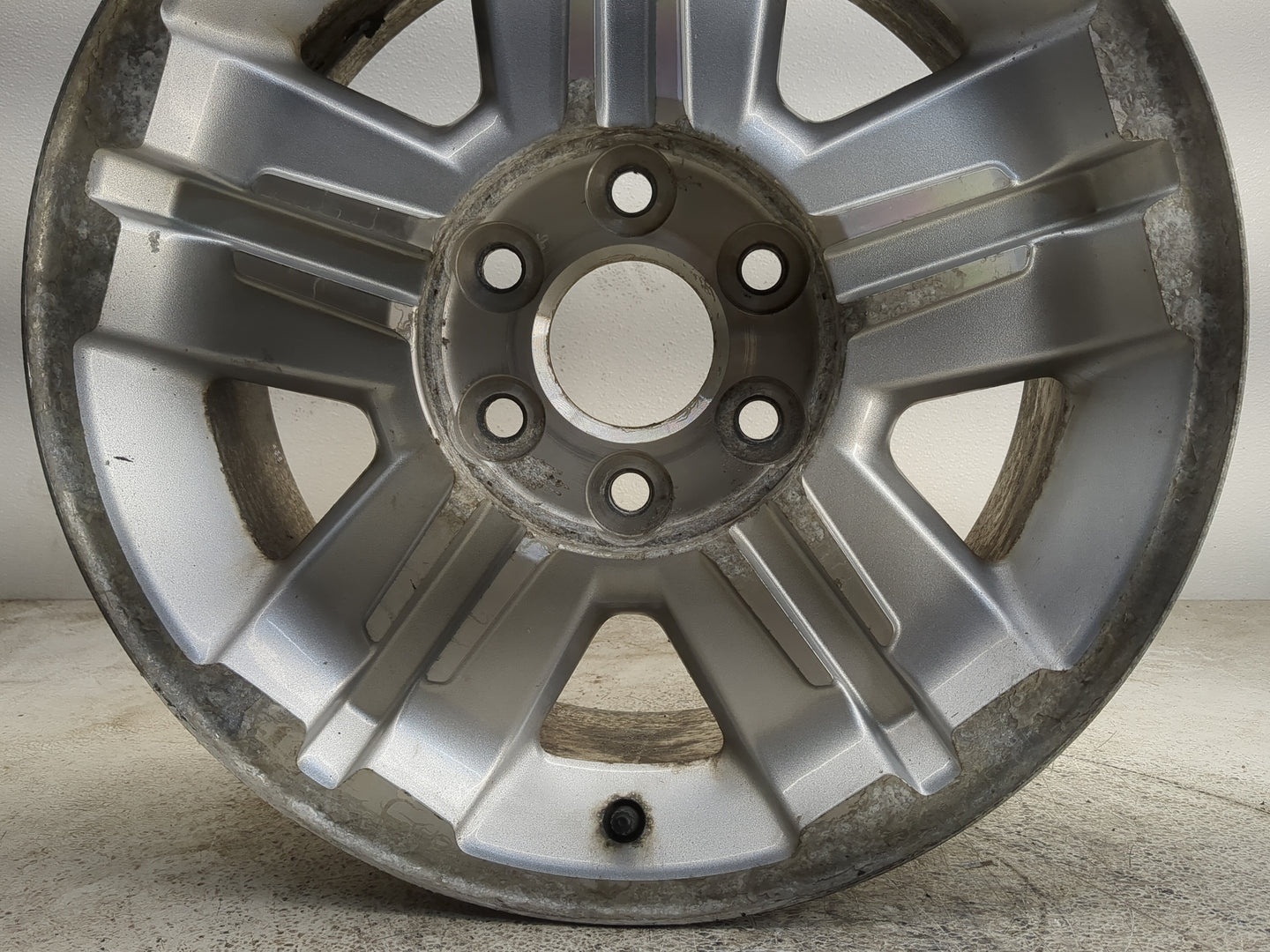 2008-2013 Chevrolet Silverado 1500 Oem Wheel Rim 1263738 - Oemusedautoparts1.com