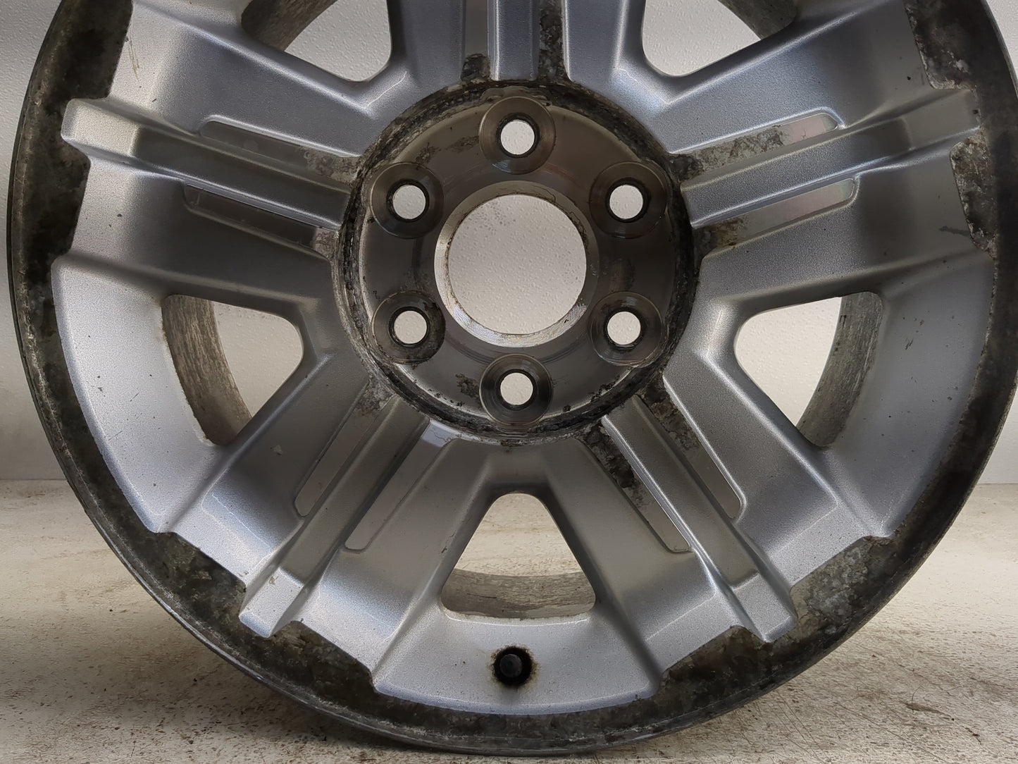 2008-2013 Chevrolet Silverado 1500 Oem Wheel Rim 1263741 - Oemusedautoparts1.com