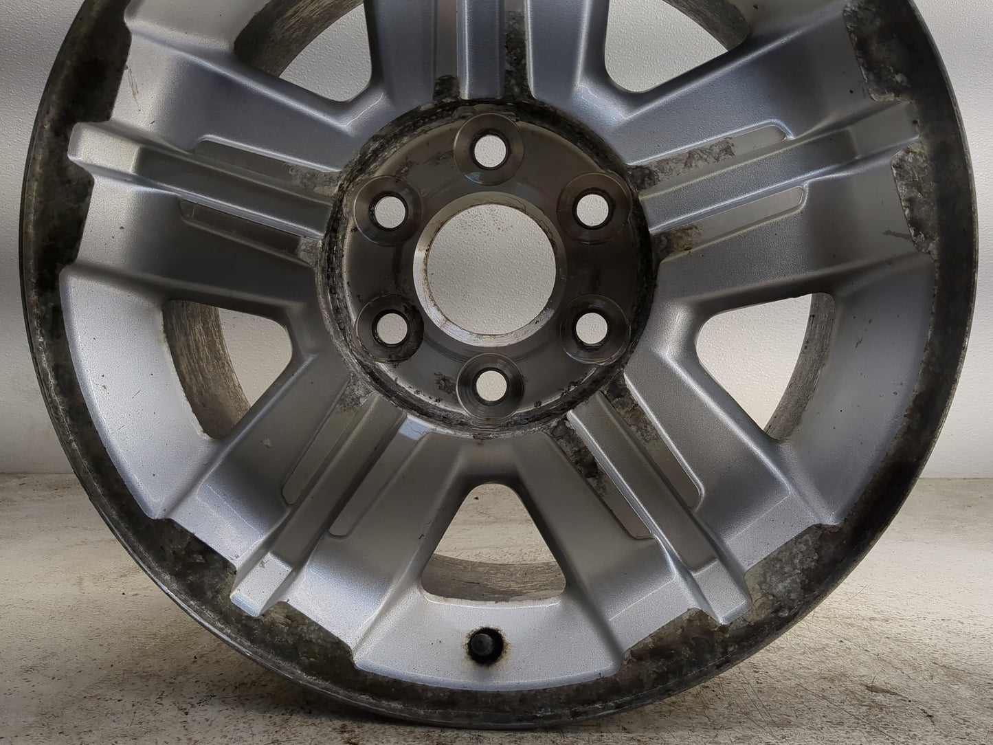 2008-2013 Chevrolet Silverado 1500 Oem Wheel Rim 1263741 - Oemusedautoparts1.com