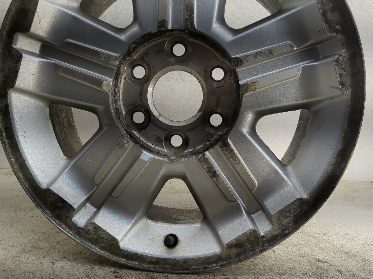 2008-2013 Chevrolet Silverado 1500 Oem Wheel Rim 1263741 - Oemusedautoparts1.com