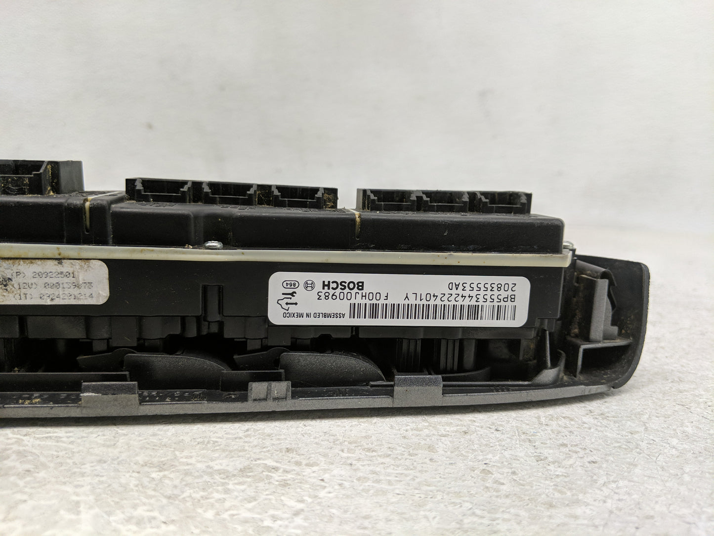 2007-2013 Chevrolet Silverado 1500 Master Power Window Switch Replacement Driver Side Left P/N:F00HJ00983 20835553AD Fits OE
