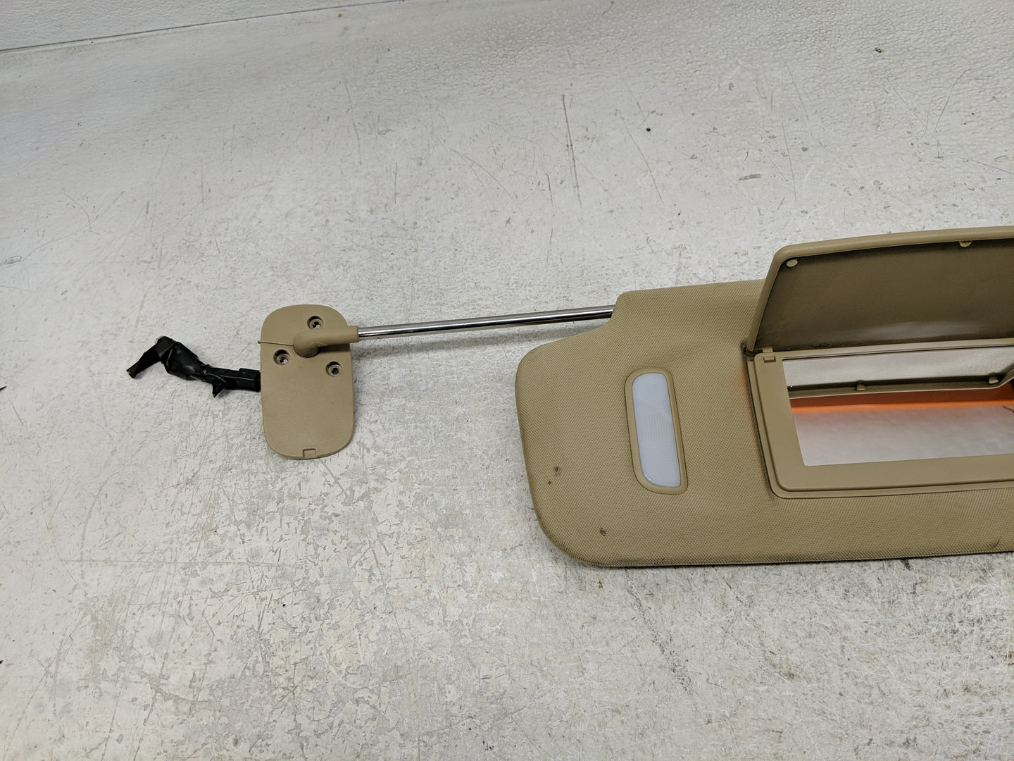 2007-2013 Chevrolet Silverado 1500 Sun Visor Shade Replacement Driver Left Mirror Fits OEM Used Auto Parts - Oemusedautopart