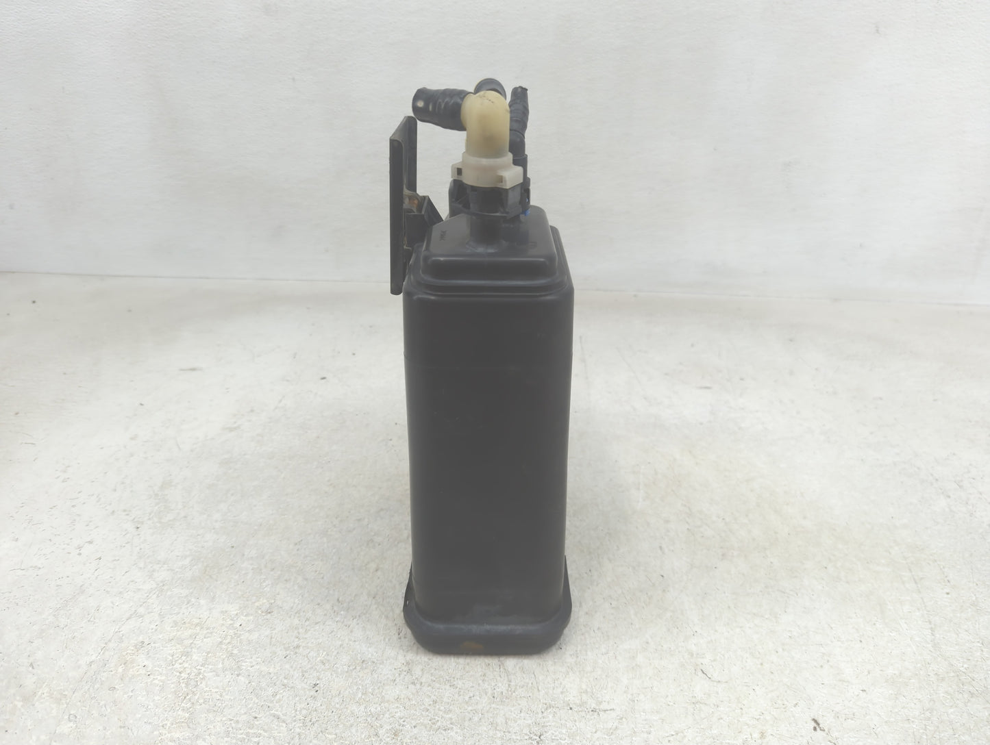 2009 Chevrolet Silverado 1500 Fuel Vapor Charcoal Canister - Oemusedautoparts1.com