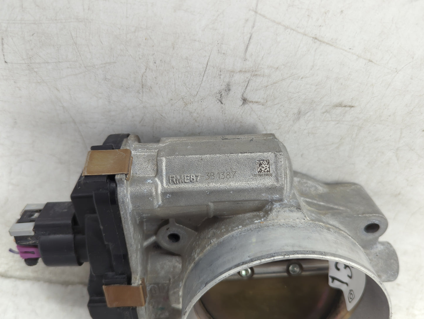 2009-2013 Chevrolet Silverado 1500 Throttle Body Fits Fits 2009 2010 2011 2012 2013 2014 2015 OEM Used Auto Parts - Oemuseda