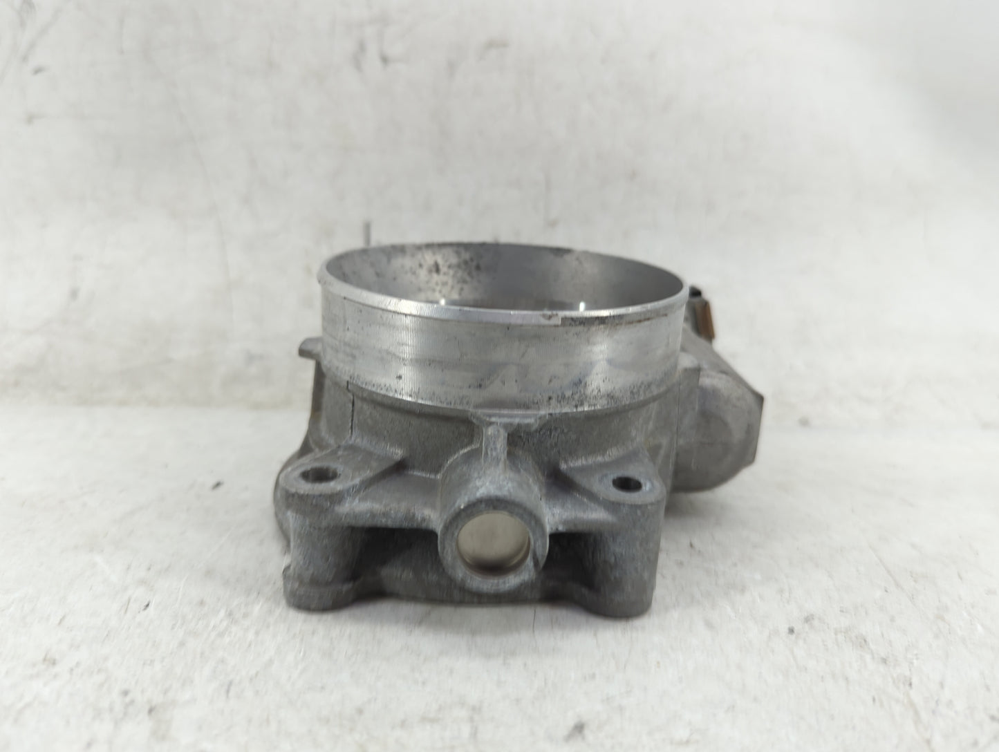 2009-2013 Chevrolet Silverado 1500 Throttle Body Fits Fits 2009 2010 2011 2012 2013 2014 2015 OEM Used Auto Parts - Oemuseda