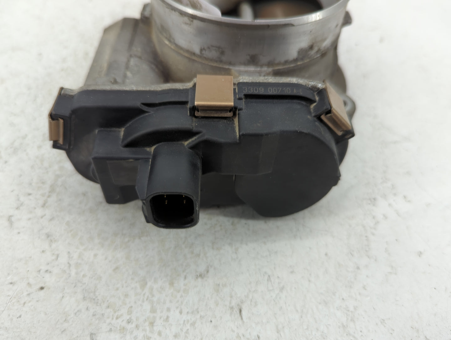 2009-2013 Chevrolet Silverado 1500 Throttle Body Fits Fits 2009 2010 2011 2012 2013 2014 2015 OEM Used Auto Parts - Oemuseda