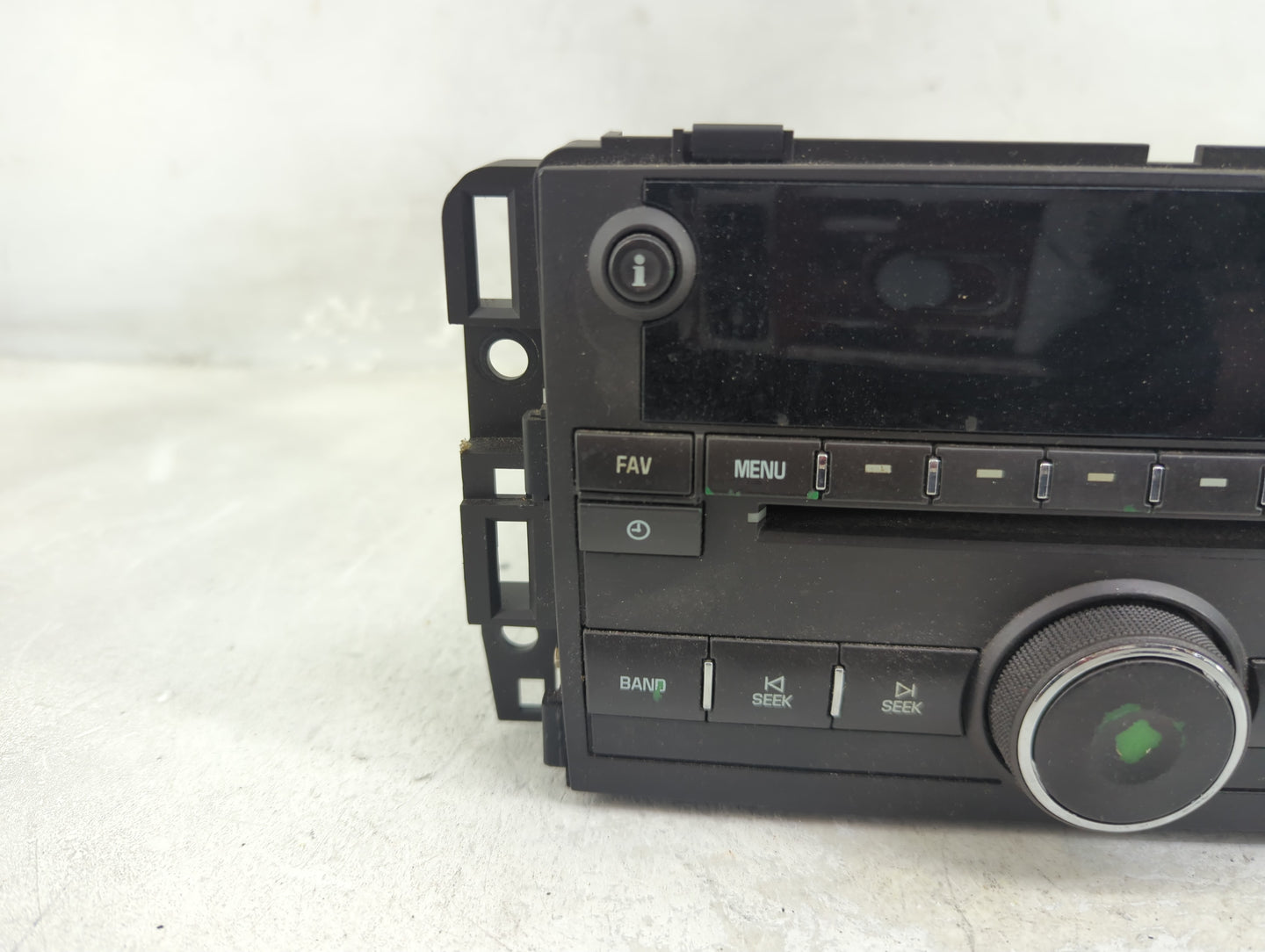 2007-2013 Chevrolet Silverado 1500 Radio AM FM Cd Player Receiver Replacement P/N:28198497 25974801 Fits OEM Used Auto Parts