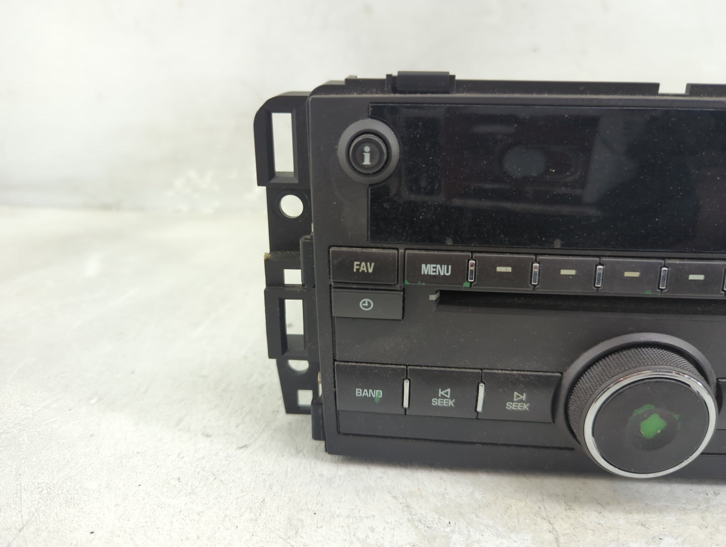 2007-2013 Chevrolet Silverado 1500 Radio AM FM Cd Player Receiver Replacement P/N:28198497 25974801 Fits OEM Used Auto Parts