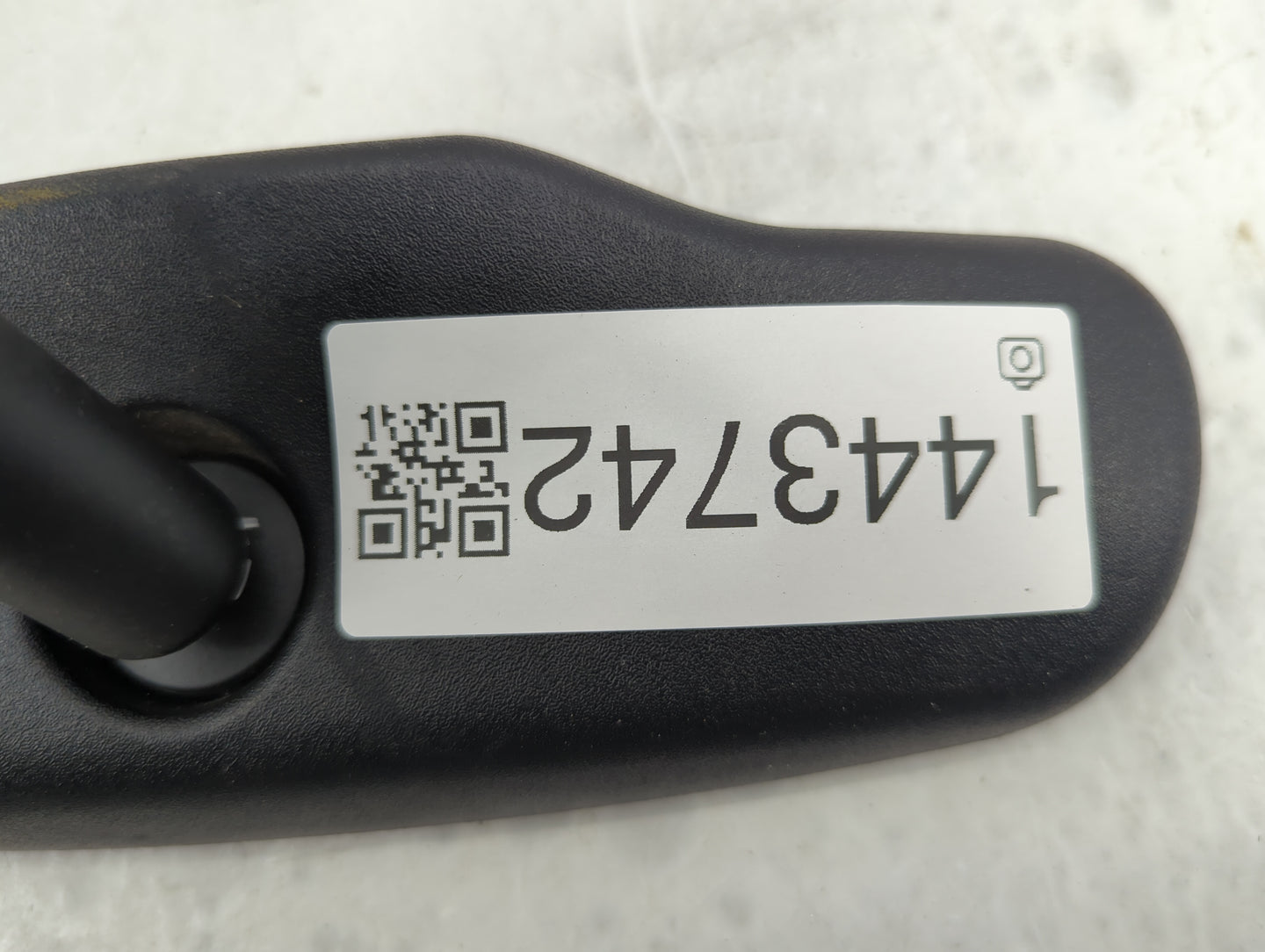 2009-2013 Chevrolet Silverado 1500 Interior Rear View Mirror Replacement OEM P/N:22915243 Fits OEM Used Auto Parts - Oemused