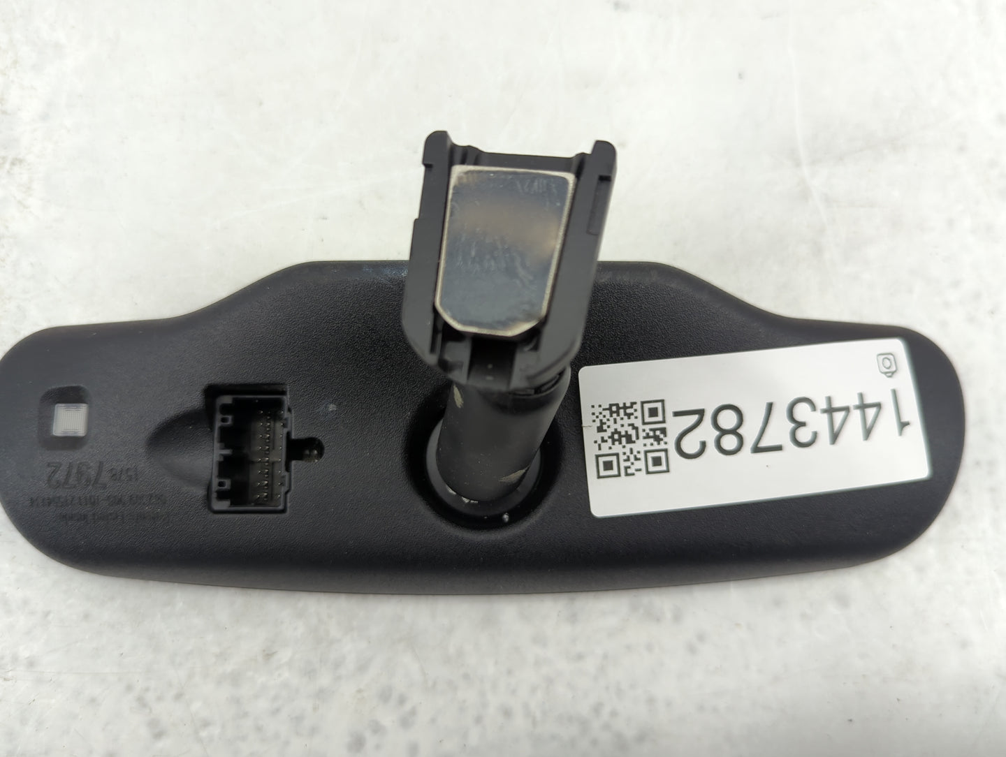 2009-2013 Chevrolet Silverado 1500 Interior Rear View Mirror Replacement OEM P/N:15787972 Fits OEM Used Auto Parts - Oemused