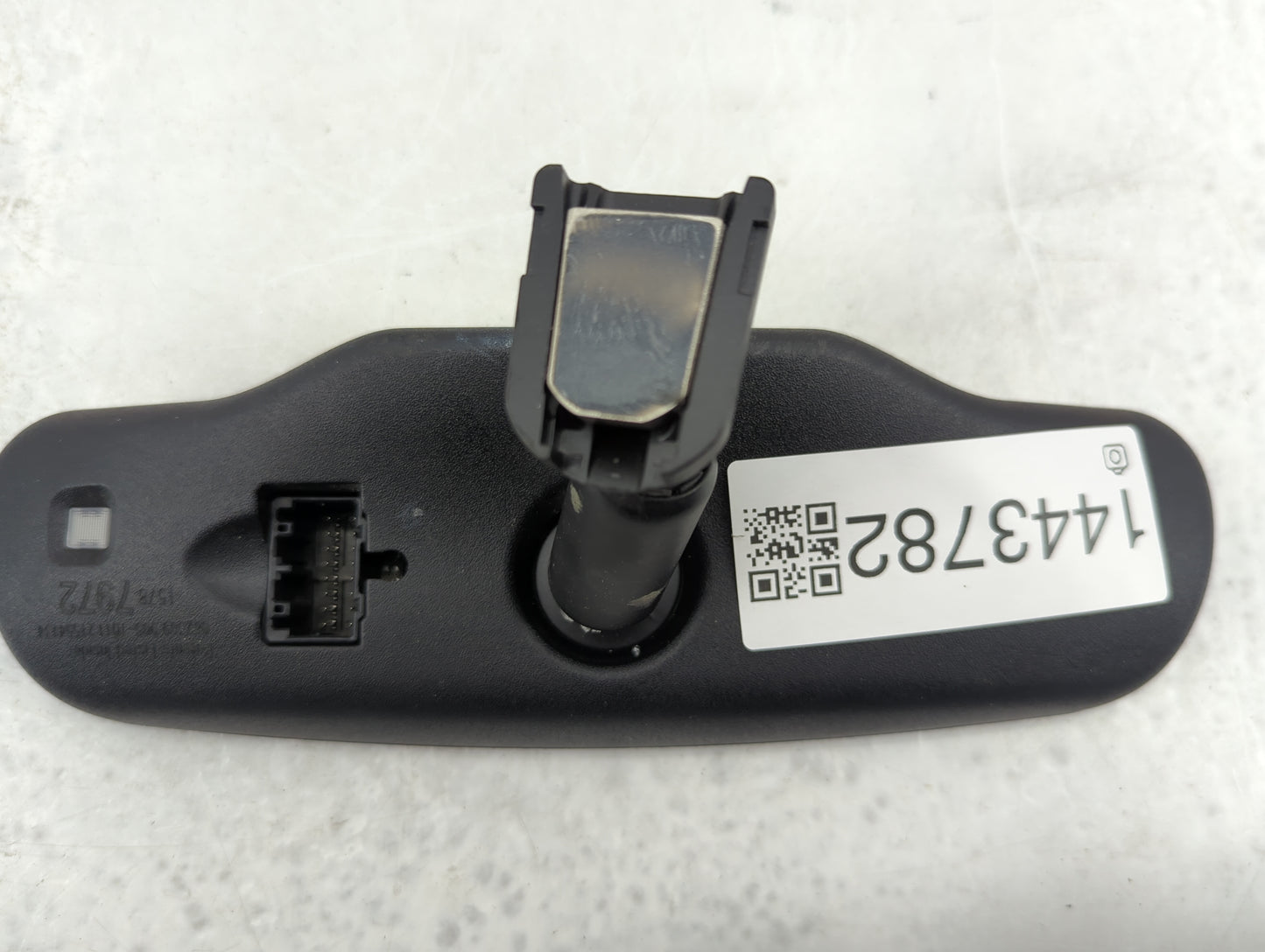 2009-2013 Chevrolet Silverado 1500 Interior Rear View Mirror Replacement OEM P/N:15787972 Fits OEM Used Auto Parts - Oemused