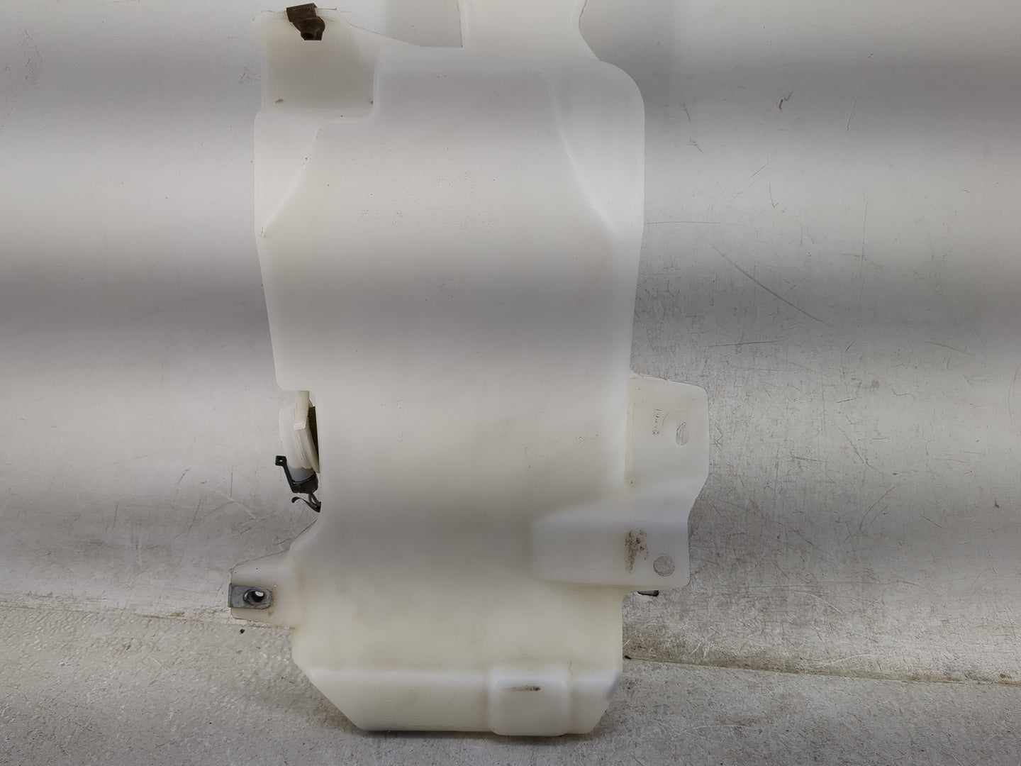 2007 Silverado 1500 Windshield Washer Fluid Reservoir Bottle Oem - Oemusedautoparts1.com