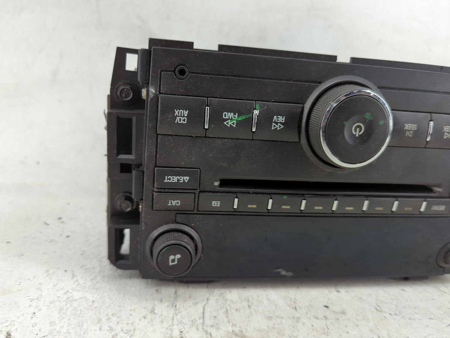 2007-2013 Chevrolet Silverado 1500 Radio AM FM Cd Player Receiver Replacement P/N:25974801 25650624 Fits OEM Used Auto Parts