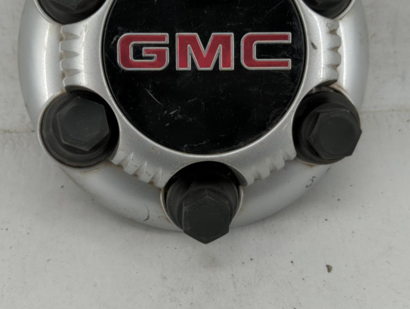 2009 Chevrolet Silverado 1500 Rim Wheel Center Cap Silver - Oemusedautoparts1.com
