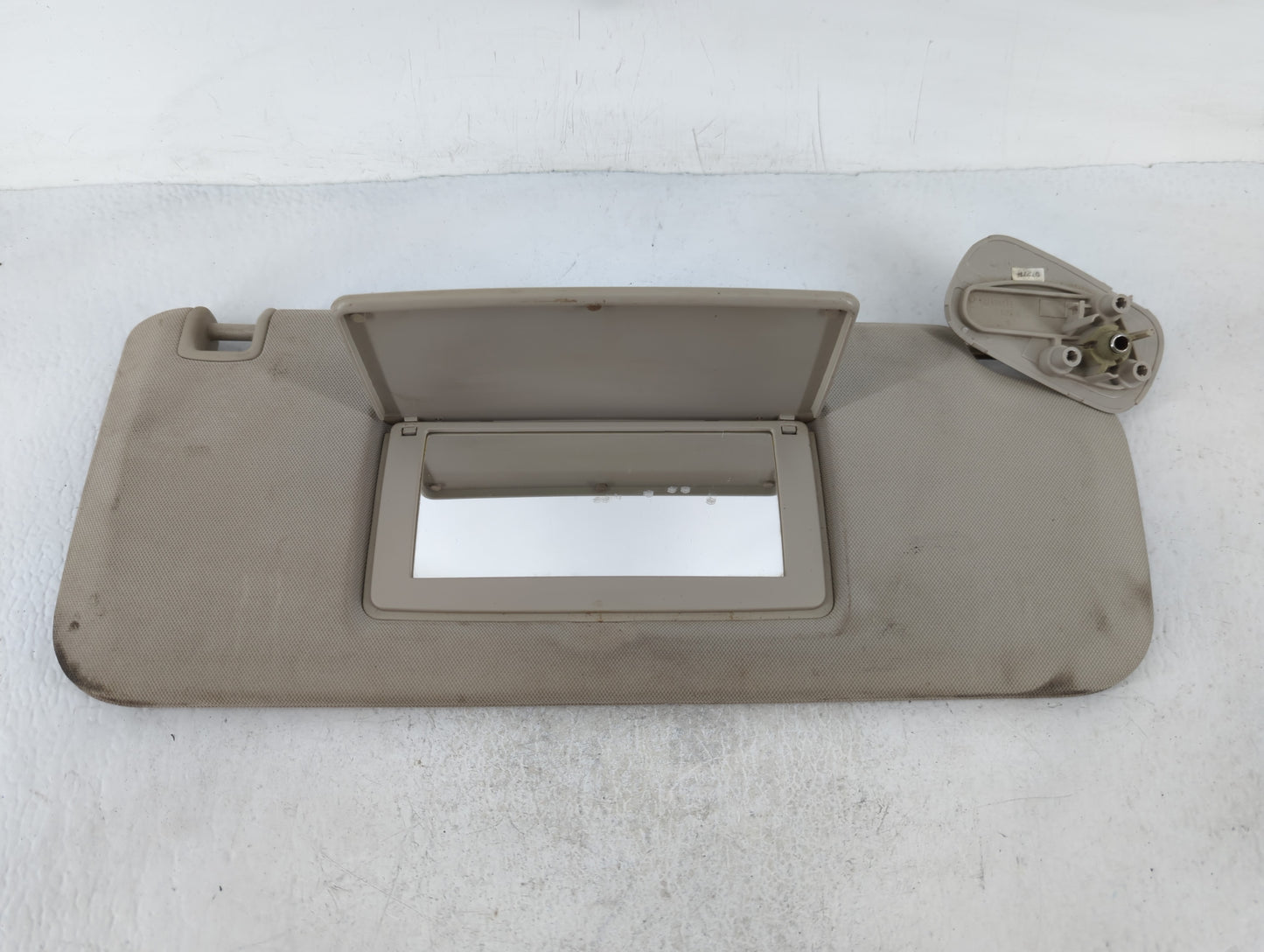 2007-2013 Chevrolet Silverado 1500 Sun Visor Shade Replacement Passenger Right Mirror Fits OEM Used Auto Parts - Oemusedauto