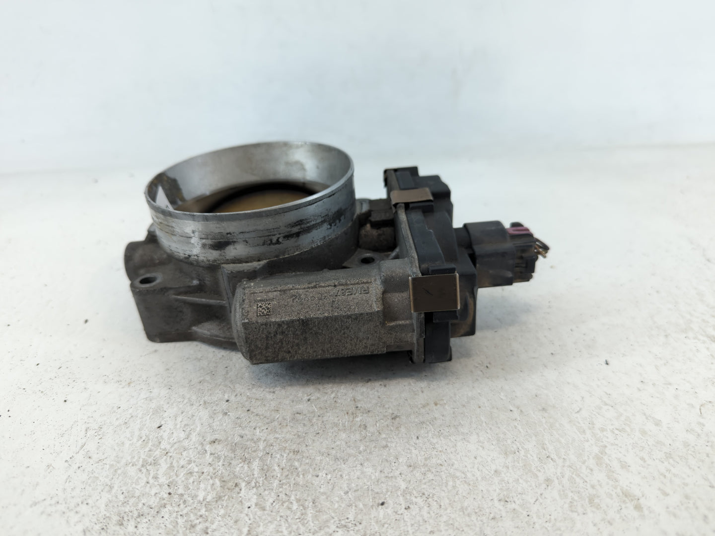 2009-2013 Chevrolet Silverado 1500 Throttle Body P/N:RME67-3C Fits Fits 2009 2010 2011 2012 2013 2014 2015 OEM Used Auto Par