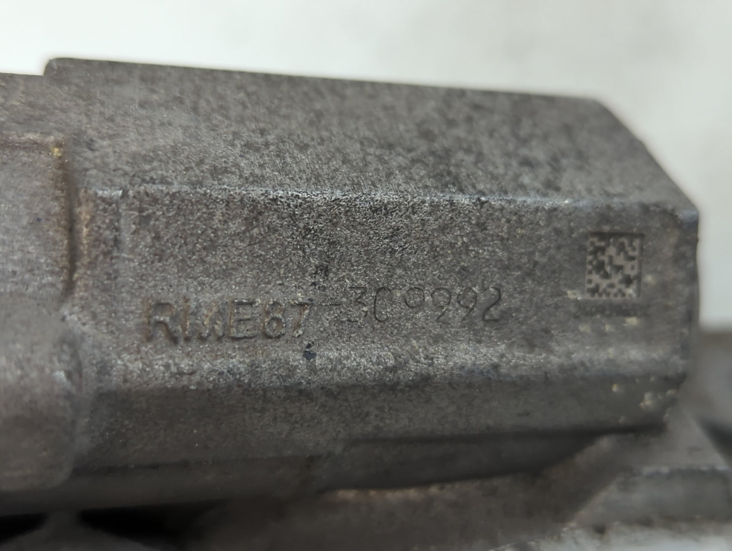 2009-2013 Chevrolet Silverado 1500 Throttle Body P/N:RME67-3C Fits Fits 2009 2010 2011 2012 2013 2014 2015 OEM Used Auto Par