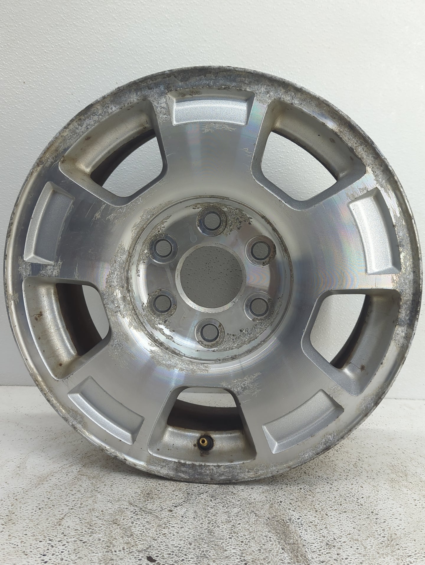 Chevrolet Suburban Oem Wheel Rim 1057240 - Oemusedautoparts1.com