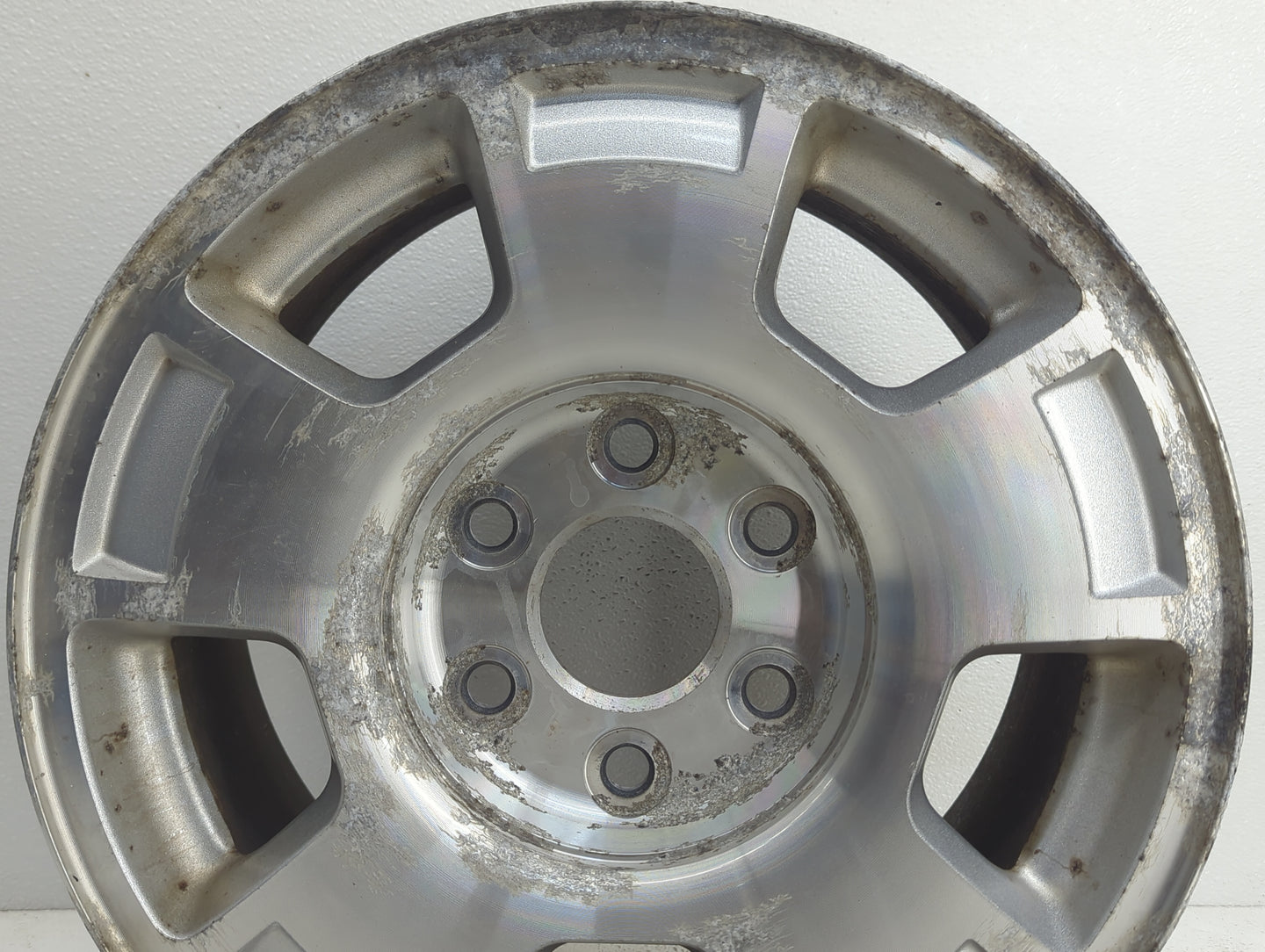 Chevrolet Suburban Oem Wheel Rim 1057240 - Oemusedautoparts1.com