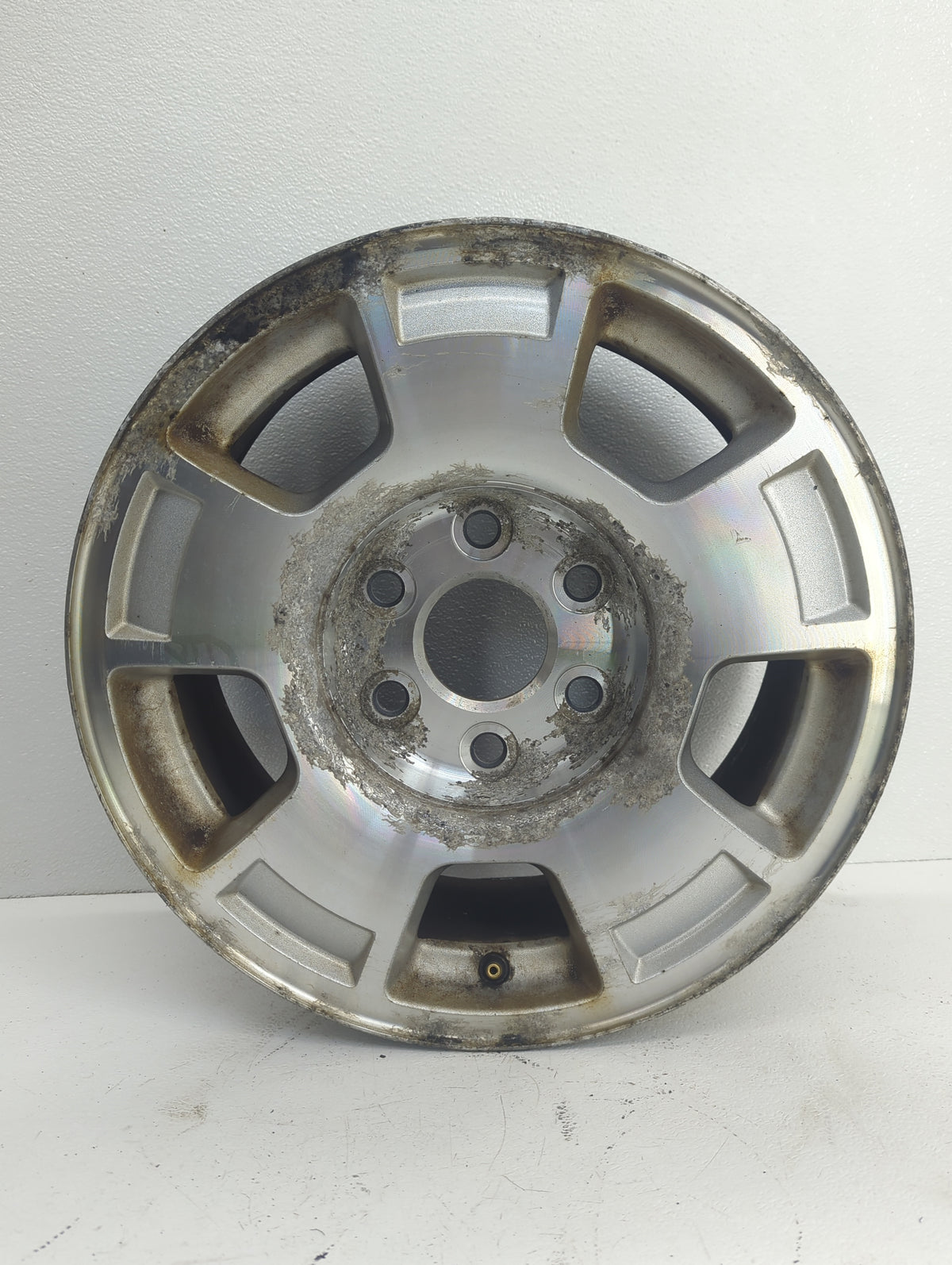 Chevrolet Suburban Oem Wheel Rim 1057241 - Oemusedautoparts1.com