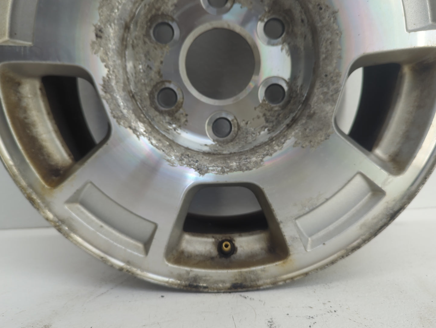 Chevrolet Suburban Oem Wheel Rim 1057241 - Oemusedautoparts1.com