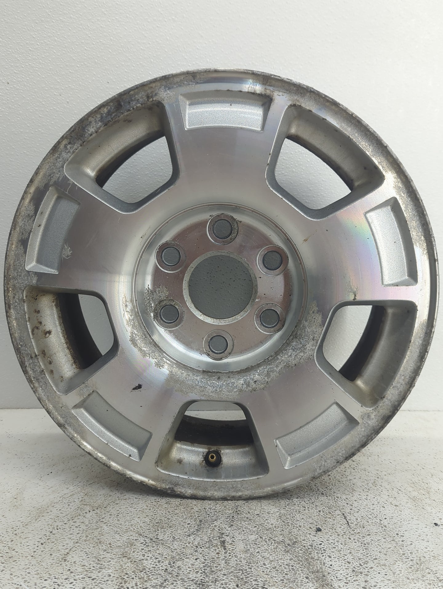 Chevrolet Suburban Oem Wheel Rim 1057242 - Oemusedautoparts1.com