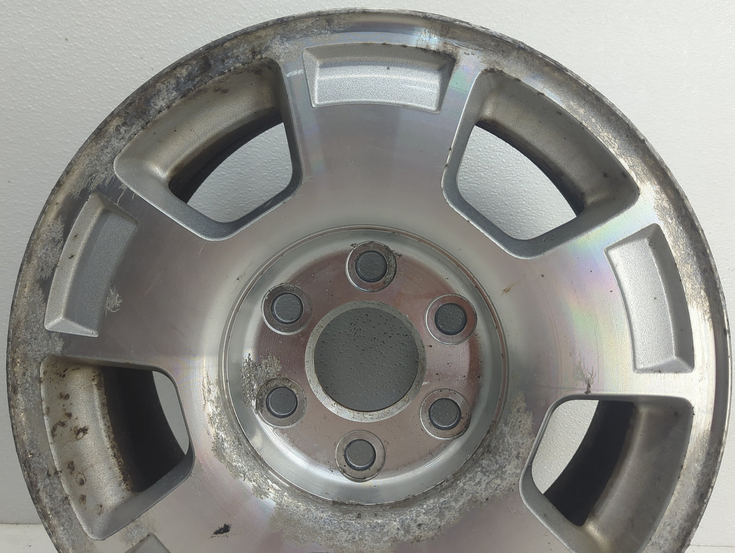 Chevrolet Suburban Oem Wheel Rim 1057242 - Oemusedautoparts1.com