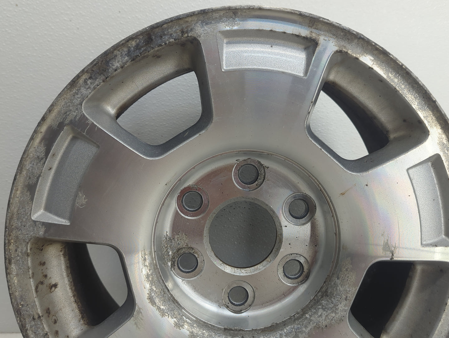Chevrolet Suburban Oem Wheel Rim 1057242 - Oemusedautoparts1.com