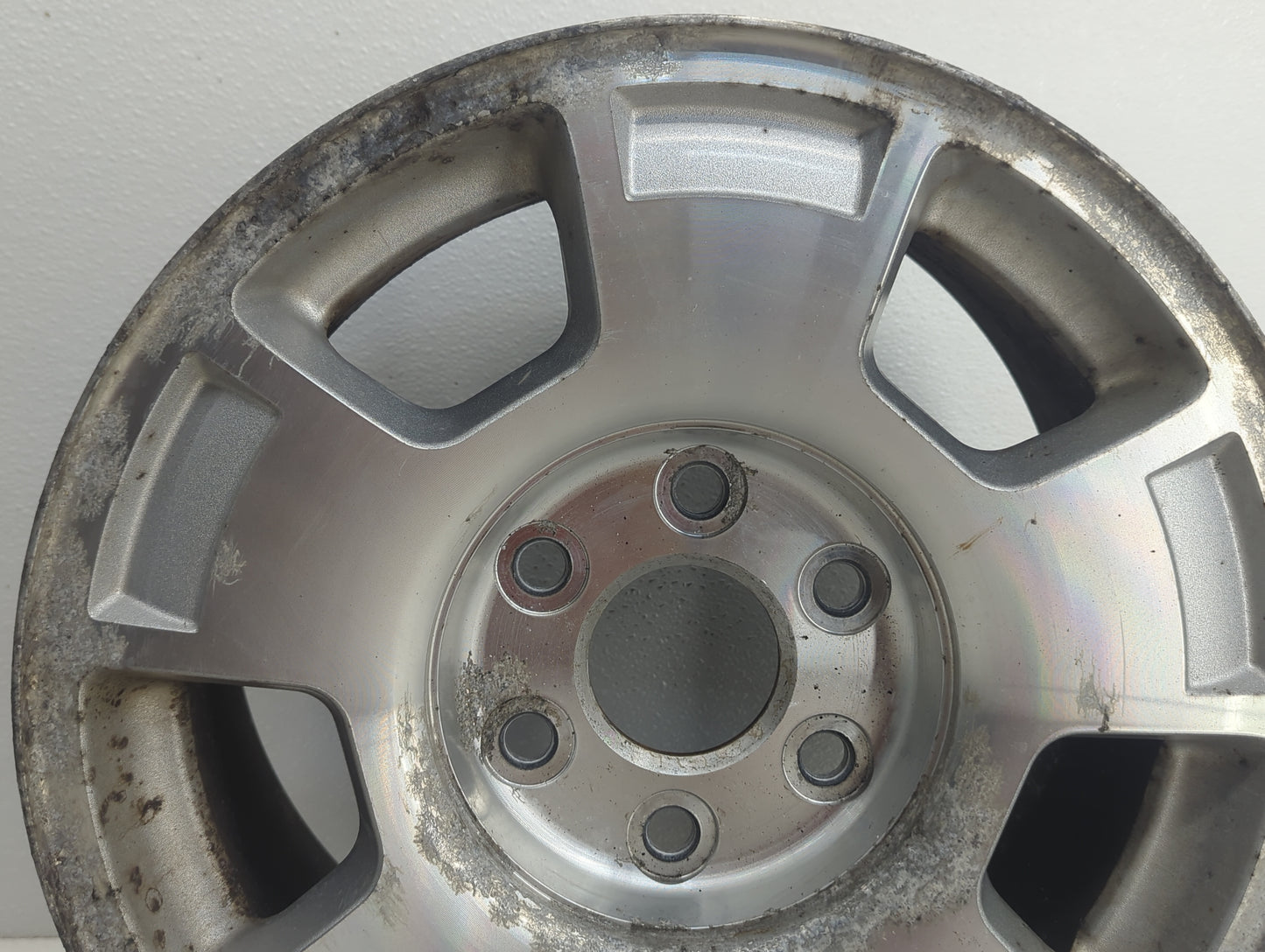 Chevrolet Suburban Oem Wheel Rim 1057242 - Oemusedautoparts1.com