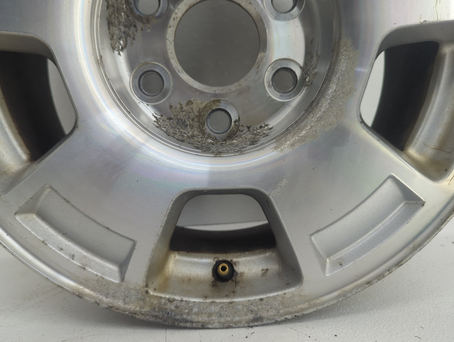 Chevrolet Suburban Oem Wheel Rim 1057243 - Oemusedautoparts1.com