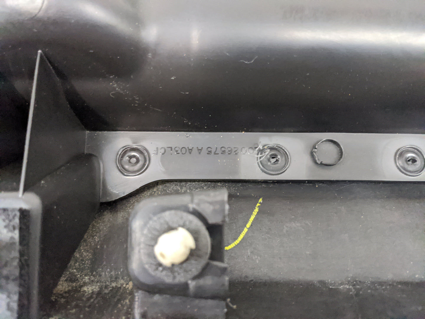2009 Chevrolet Suburban Front Left Driver Interior Door Panel Trim - Oemusedautoparts1.com