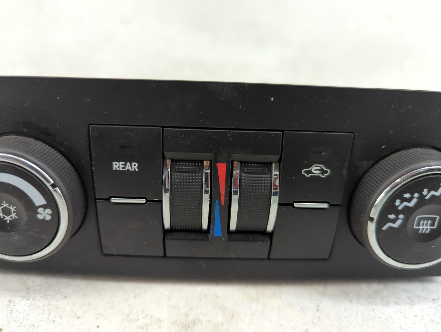 2009 Chevrolet Suburban Climate Control Module Temperature AC/Heater Replacement P/N:20787116 Fits OEM Used Auto Parts - Oem