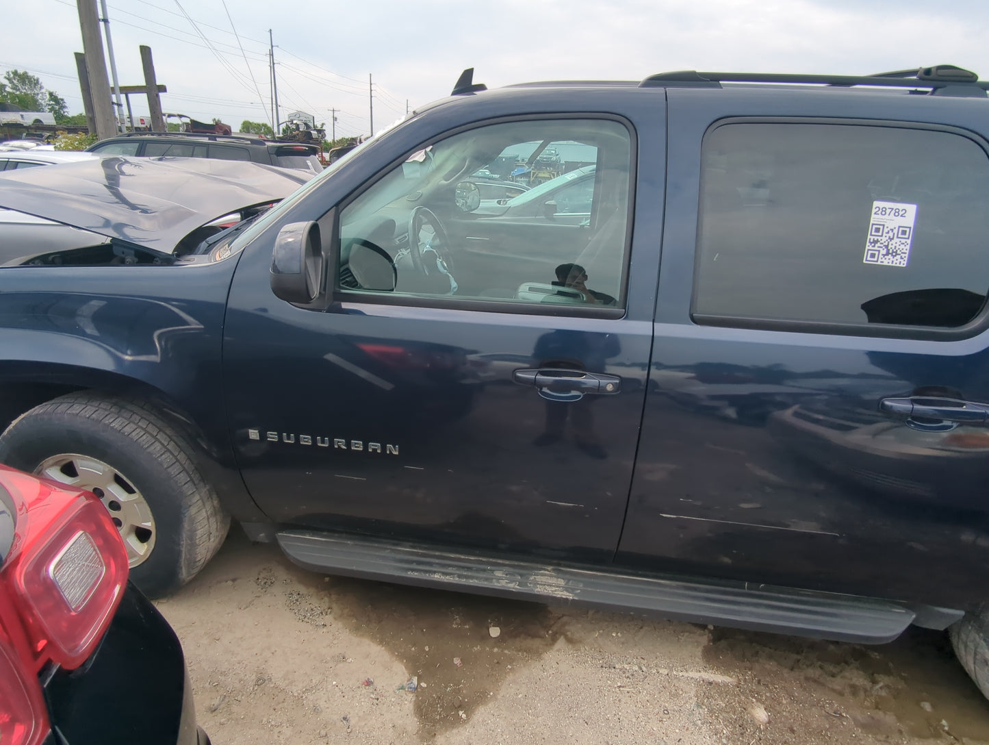 Chevrolet Suburban Driver Front Door Oem - Oemusedautoparts1.com