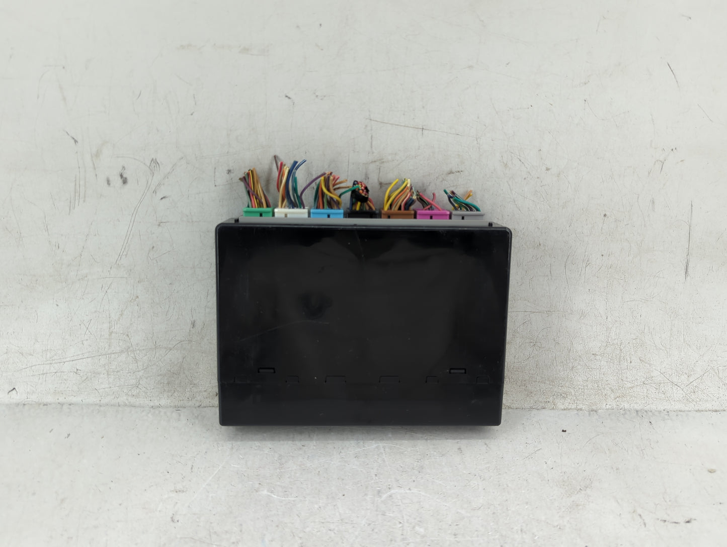 Chevrolet Suburban Body Control Module Bcm Inner Cabin Fuse Box 25971917 - Oemusedautoparts1.com