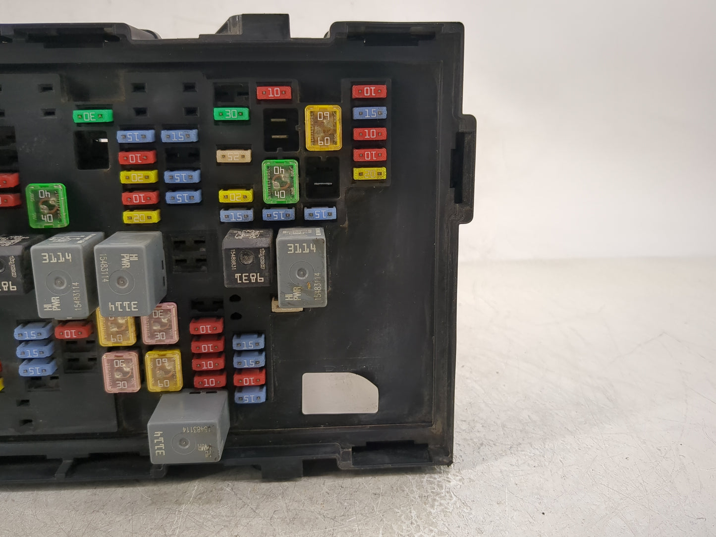 2007-2009 Chevrolet Suburban Fusebox Fuse Box Panel Relay Module P/N:15925042 Fits Fits 2007 2008 2009 OEM Used Auto Parts -