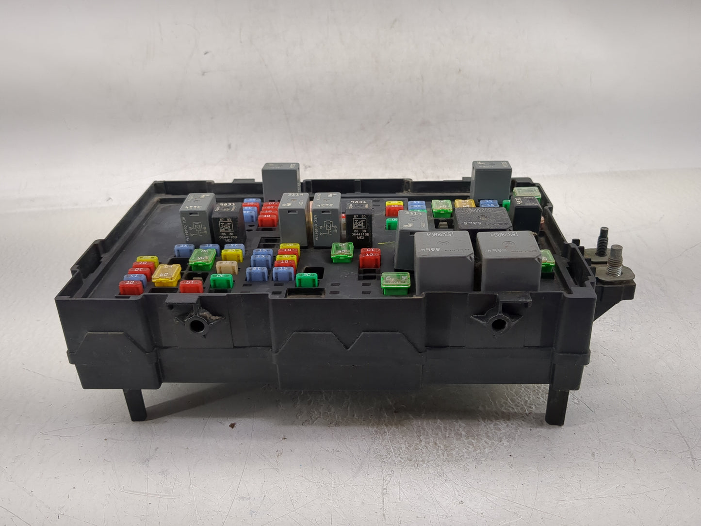 2007-2009 Chevrolet Suburban Fusebox Fuse Box Panel Relay Module P/N:15925042 Fits Fits 2007 2008 2009 OEM Used Auto Parts -