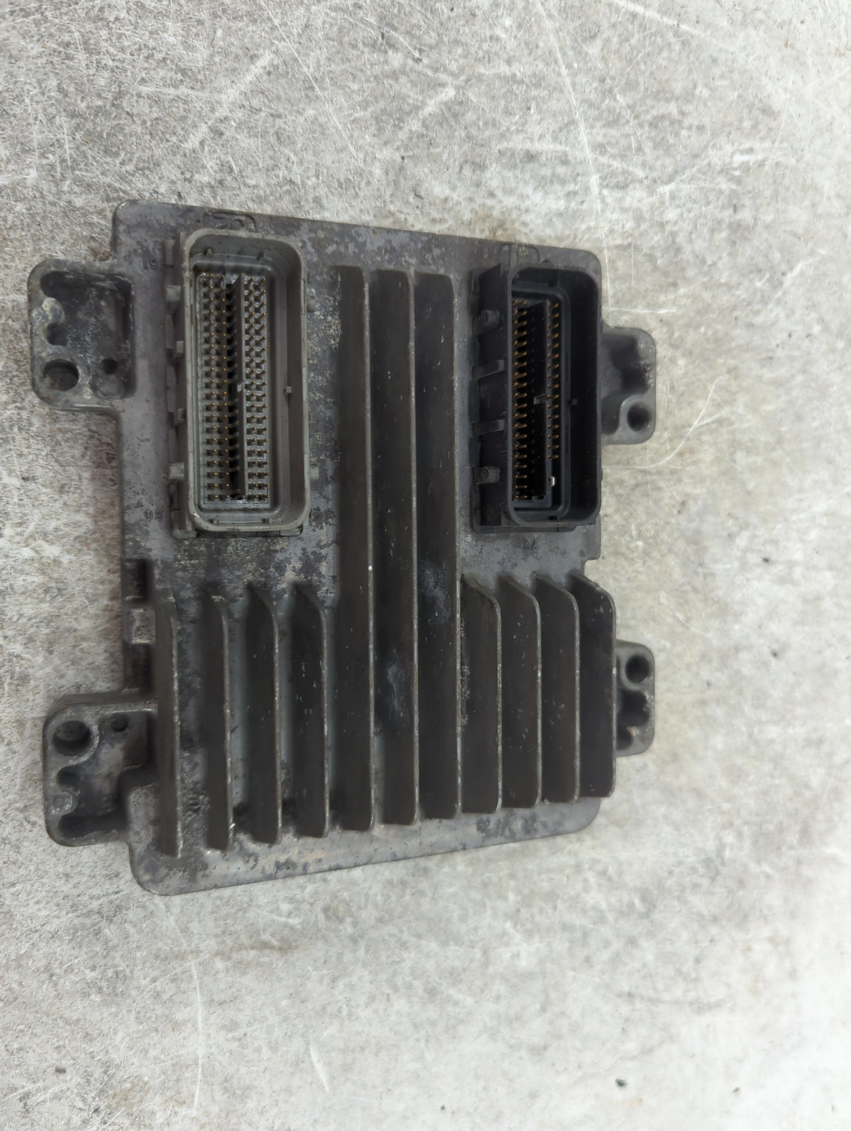 2009-2010 Chevrolet Suburban 1500 PCM Engine Control Computer ECU ECM PCU OEM P/N:12630500 12625455 Fits Fits 2009 2010 OEM 